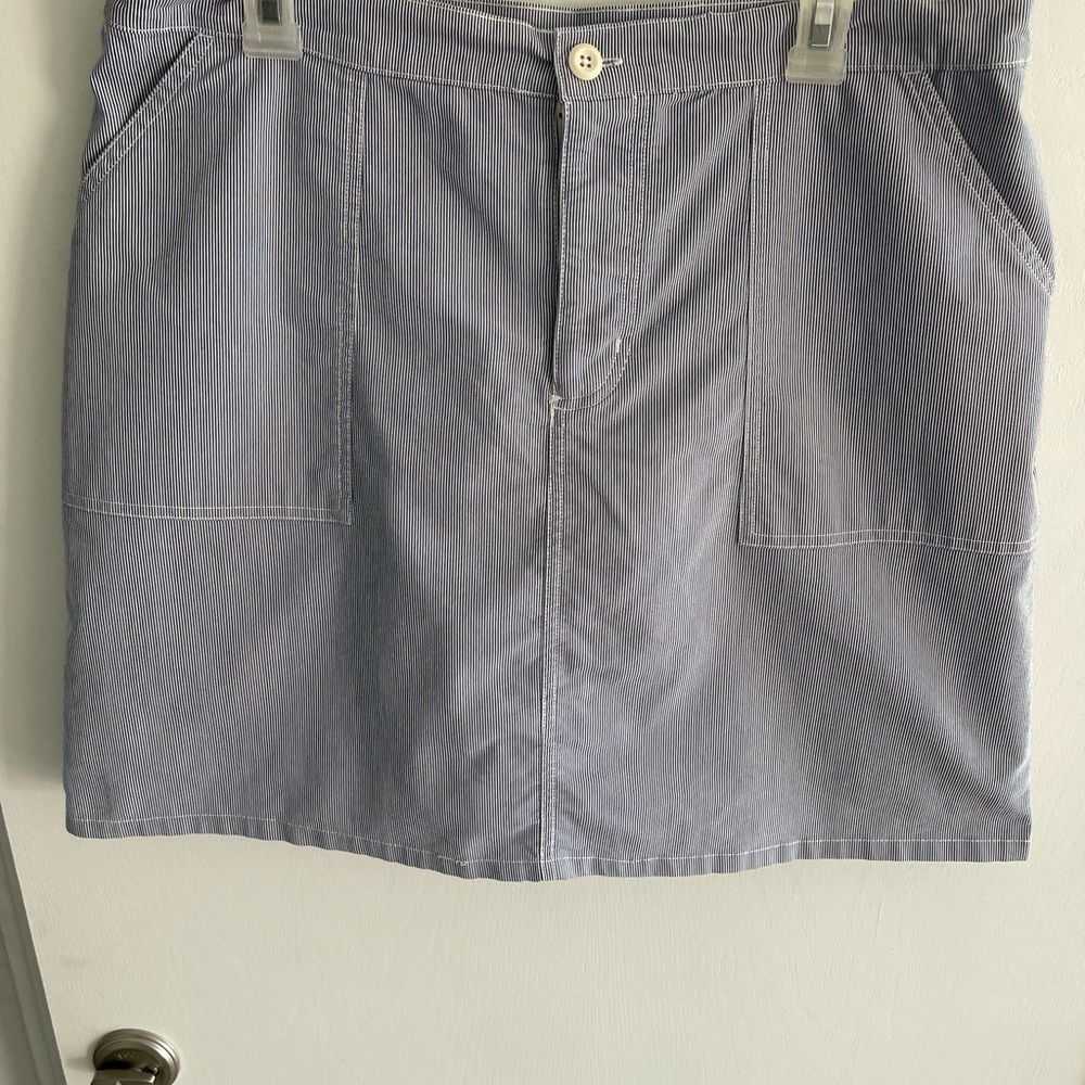 Cherokee size 16w SKORT. NAVY/white pinstripe